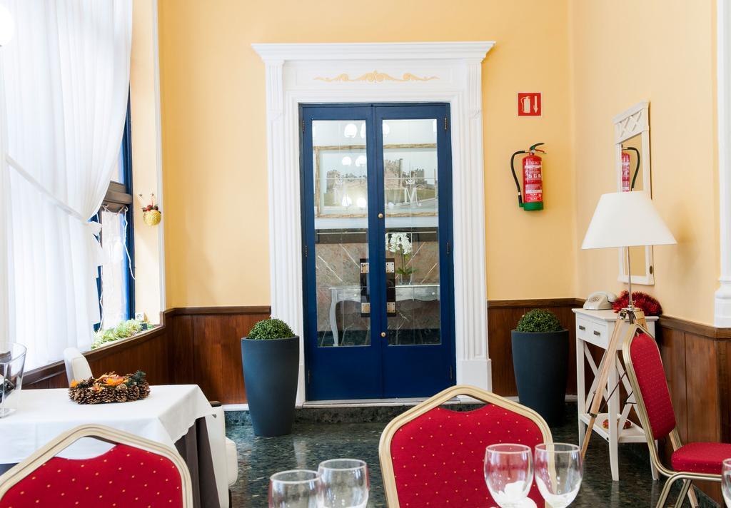 Hotel Madrid Bierzo ポンフェラダ エクステリア 写真