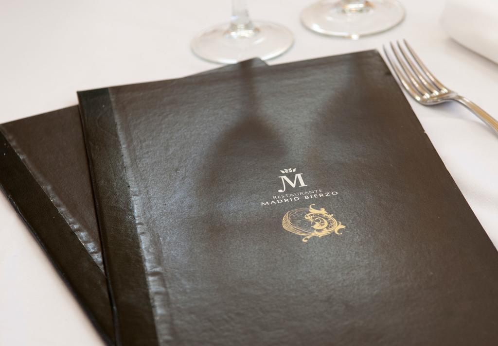 Hotel Madrid Bierzo ポンフェラダ エクステリア 写真