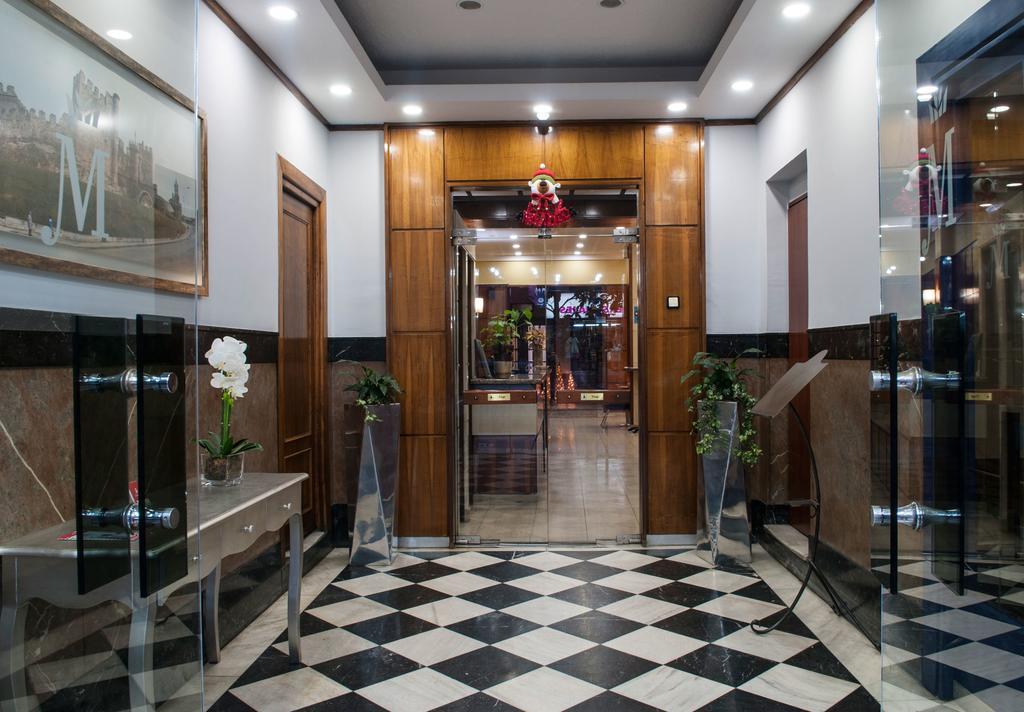 Hotel Madrid Bierzo ポンフェラダ エクステリア 写真