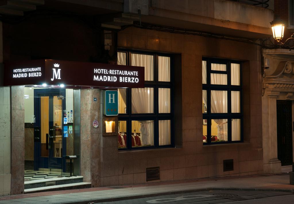 Hotel Madrid Bierzo ポンフェラダ エクステリア 写真