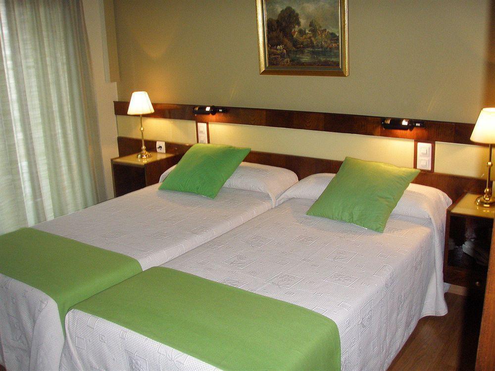 Hotel Madrid Bierzo ポンフェラダ エクステリア 写真
